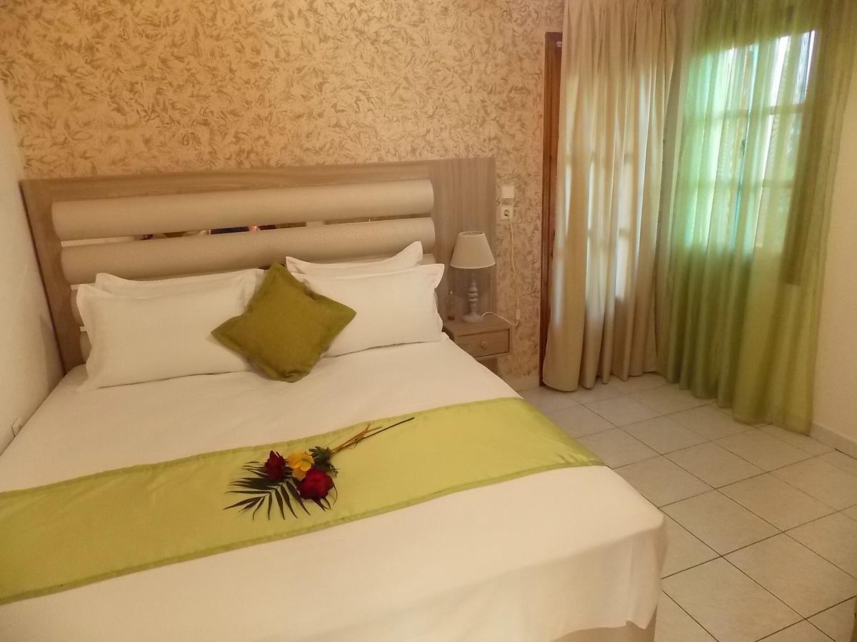 Kentia Apartment *